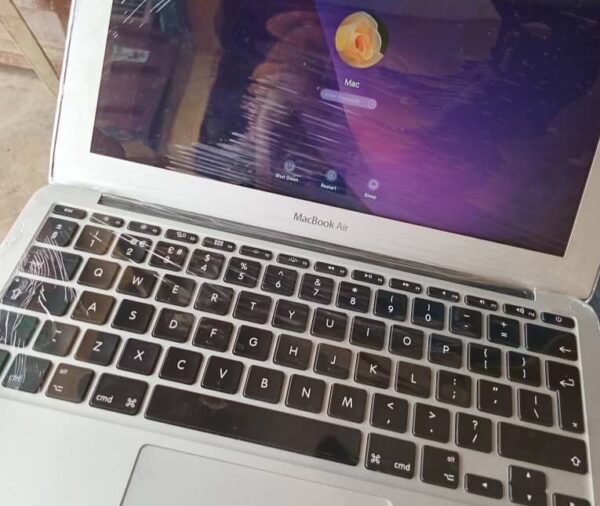 Apple MacBook Air "Core i5 2012