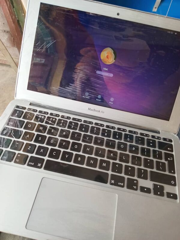 Apple MacBook Air "Core i5 2012